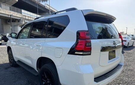 Toyota Land Cruiser Prado 150 рестайлинг 2, 2021 год, 3 700 000 рублей, 5 фотография