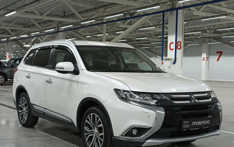 Mitsubishi Outlander III рестайлинг 3, 2017 год, 1 580 000 рублей, 3 фотография
