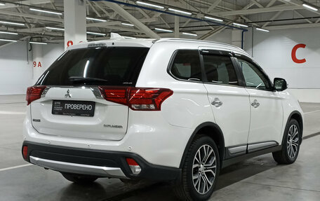 Mitsubishi Outlander III рестайлинг 3, 2017 год, 1 580 000 рублей, 5 фотография