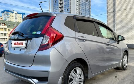 Honda Fit III, 2018 год, 1 350 000 рублей, 3 фотография