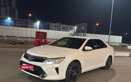 Toyota Camry, 2015 год, 2 100 000 рублей, 2 фотография