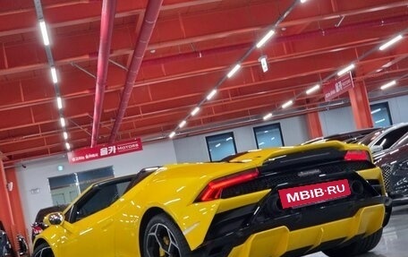 Lamborghini Huracán, 2023 год, 26 000 000 рублей, 4 фотография