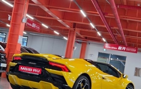 Lamborghini Huracán, 2023 год, 26 000 000 рублей, 5 фотография