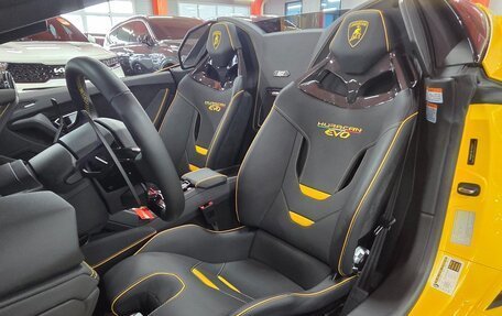Lamborghini Huracán, 2023 год, 26 000 000 рублей, 9 фотография