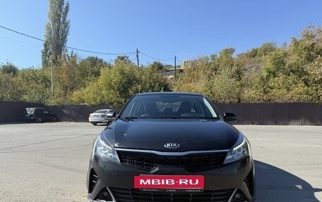 KIA Rio IV, 2020 год, 1 800 000 рублей, 2 фотография