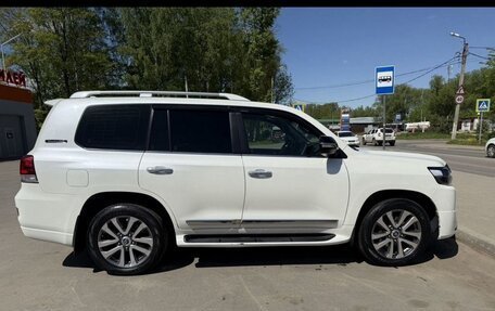 Toyota Land Cruiser 200, 2017 год, 5 650 000 рублей, 5 фотография
