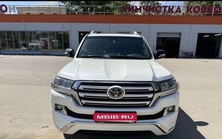 Toyota Land Cruiser 200, 2017 год, 5 650 000 рублей, 2 фотография