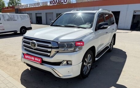 Toyota Land Cruiser 200, 2017 год, 5 650 000 рублей, 3 фотография