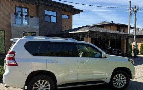 Toyota Land Cruiser Prado 150 рестайлинг 2, 2014 год, 3 300 000 рублей, 3 фотография