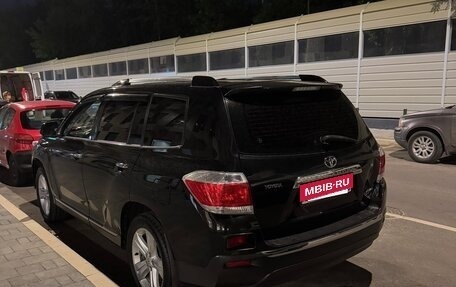 Toyota Highlander III, 2010 год, 2 000 000 рублей, 2 фотография