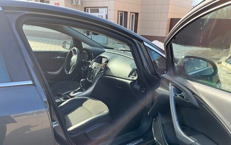 Opel Astra J, 2011 год, 799 999 рублей, 10 фотография