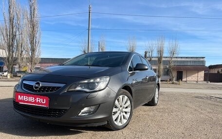 Opel Astra J, 2011 год, 799 999 рублей, 4 фотография