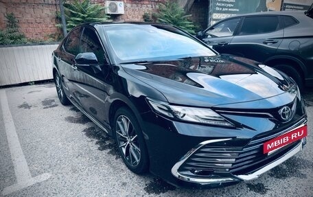 Toyota Camry, 2023 год, 3 250 000 рублей, 2 фотография
