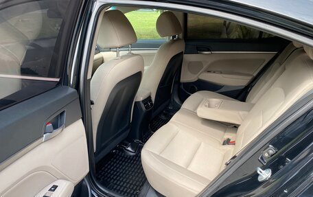 Hyundai Elantra VI рестайлинг, 2018 год, 1 390 000 рублей, 9 фотография