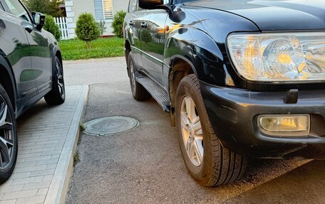Toyota Land Cruiser 100 рестайлинг 2, 2006 год, 1 900 000 рублей, 3 фотография