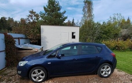 Opel Astra J, 2011 год, 599 000 рублей, 2 фотография