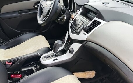 Chevrolet Cruze II, 2011 год, 599 000 рублей, 4 фотография