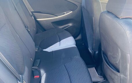 Hyundai Solaris II рестайлинг, 2013 год, 920 000 рублей, 8 фотография