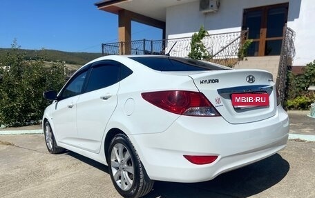 Hyundai Solaris II рестайлинг, 2013 год, 920 000 рублей, 2 фотография