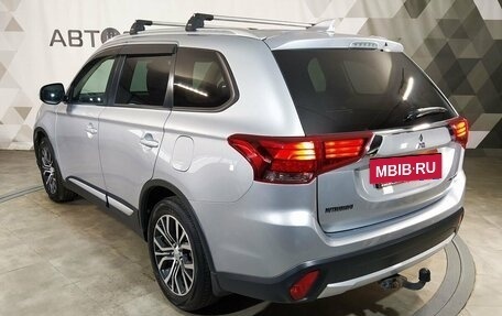 Mitsubishi Outlander III рестайлинг 3, 2018 год, 1 859 000 рублей, 5 фотография