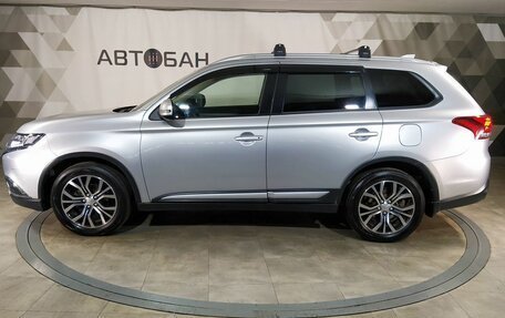 Mitsubishi Outlander III рестайлинг 3, 2018 год, 1 859 000 рублей, 7 фотография