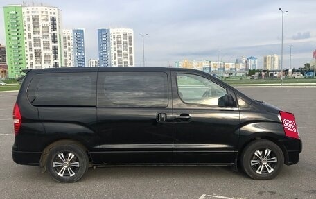Hyundai Grand Starex Grand Starex I рестайлинг 2, 2011 год, 1 650 000 рублей, 2 фотография