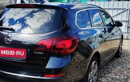 Opel Astra J, 2011 год, 730 000 рублей, 2 фотография