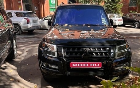 Mitsubishi Pajero IV, 2011 год, 2 390 000 рублей, 3 фотография