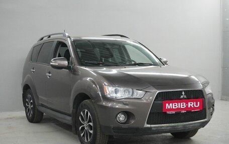 Mitsubishi Outlander III рестайлинг 3, 2010 год, 850 000 рублей, 3 фотография