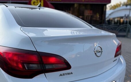 Opel Astra J, 2013 год, 950 000 рублей, 2 фотография