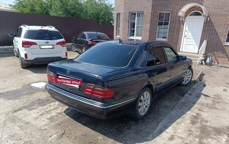 Mercedes-Benz E-Класс, 1998 год, 360 000 рублей, 4 фотография