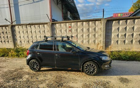 Volkswagen Polo VI (EU Market), 2011 год, 700 000 рублей, 2 фотография