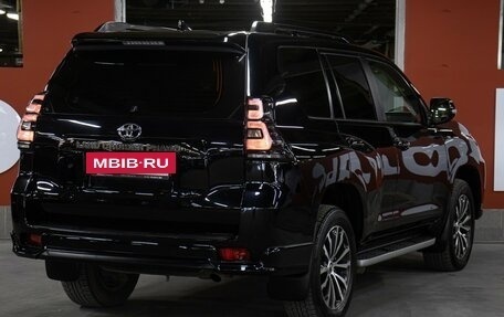 Toyota Land Cruiser Prado 150 рестайлинг 2, 2021 год, 7 499 000 рублей, 5 фотография