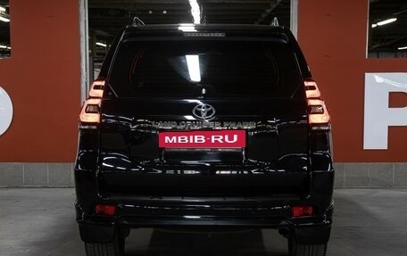 Toyota Land Cruiser Prado 150 рестайлинг 2, 2021 год, 7 499 000 рублей, 6 фотография