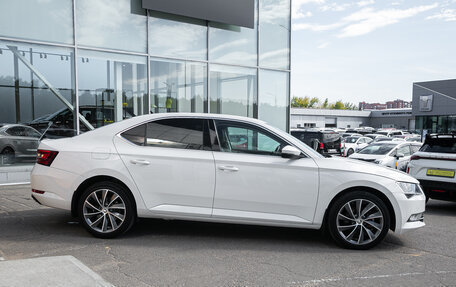 Skoda Superb III рестайлинг, 2017 год, 1 598 000 рублей, 6 фотография