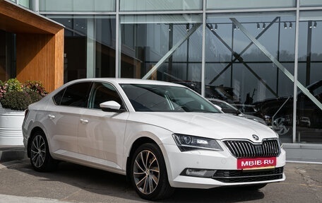 Skoda Superb III рестайлинг, 2017 год, 1 598 000 рублей, 5 фотография