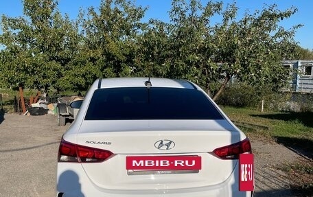 Hyundai Solaris II рестайлинг, 2021 год, 1 270 000 рублей, 2 фотография