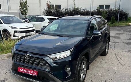 Toyota RAV4, 2020 год, 3 000 000 рублей, 1 фотография