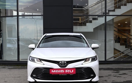 Toyota Camry, 2018 год, 2 860 000 рублей, 2 фотография