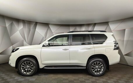 Toyota Land Cruiser Prado 150 рестайлинг 2, 2017 год, 4 300 000 рублей, 5 фотография