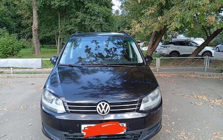 Volkswagen Sharan II, 2011 год, 900 000 рублей, 2 фотография