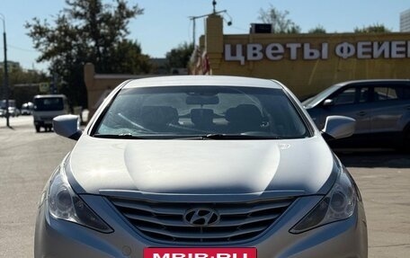 Hyundai Sonata VI, 2011 год, 800 000 рублей, 2 фотография