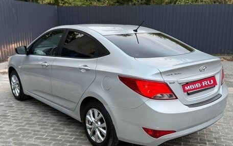 Hyundai Solaris II рестайлинг, 2016 год, 735 000 рублей, 4 фотография