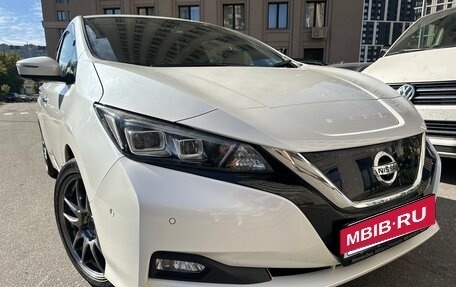 Nissan Leaf II, 2018 год, 1 590 000 рублей, 2 фотография