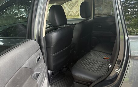 Mitsubishi Outlander III рестайлинг 3, 2018 год, 1 900 000 рублей, 4 фотография