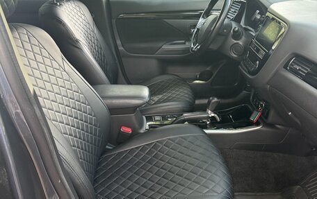 Mitsubishi Outlander III рестайлинг 3, 2018 год, 1 900 000 рублей, 3 фотография
