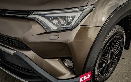 Toyota RAV4, 2017 год, 2 395 000 рублей, 5 фотография