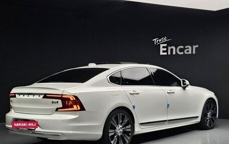 Volvo S90 II рестайлинг, 2022 год, 3 903 794 рублей, 2 фотография