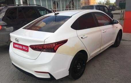 Hyundai Solaris II рестайлинг, 2018 год, 670 000 рублей, 2 фотография