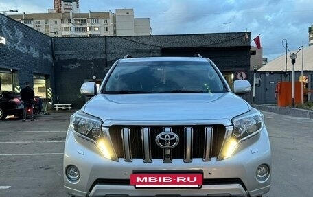 Toyota Land Cruiser Prado 150 рестайлинг 2, 2014 год, 3 650 000 рублей, 3 фотография